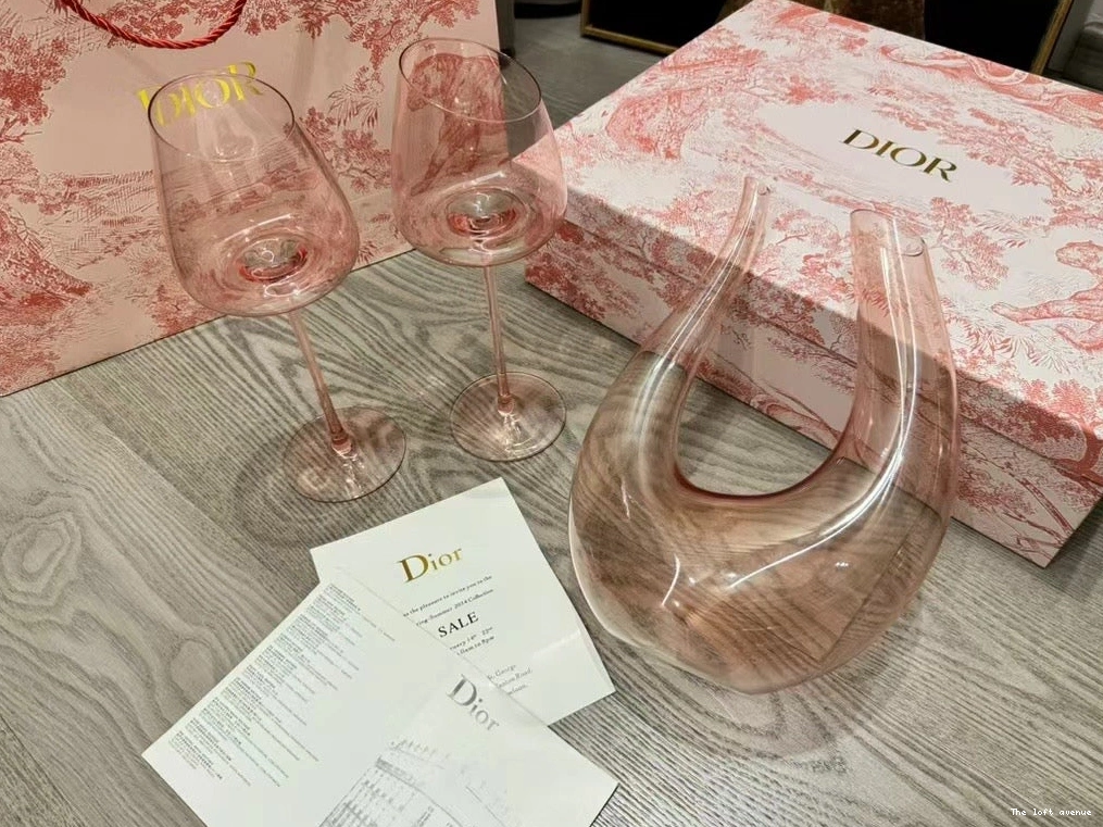 DECANTER AND GLASSES SET CHRISTIAN WINE 0824